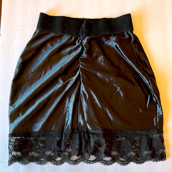 Victoria’s Secret Vintage Spanx. - Picture 2 of 7